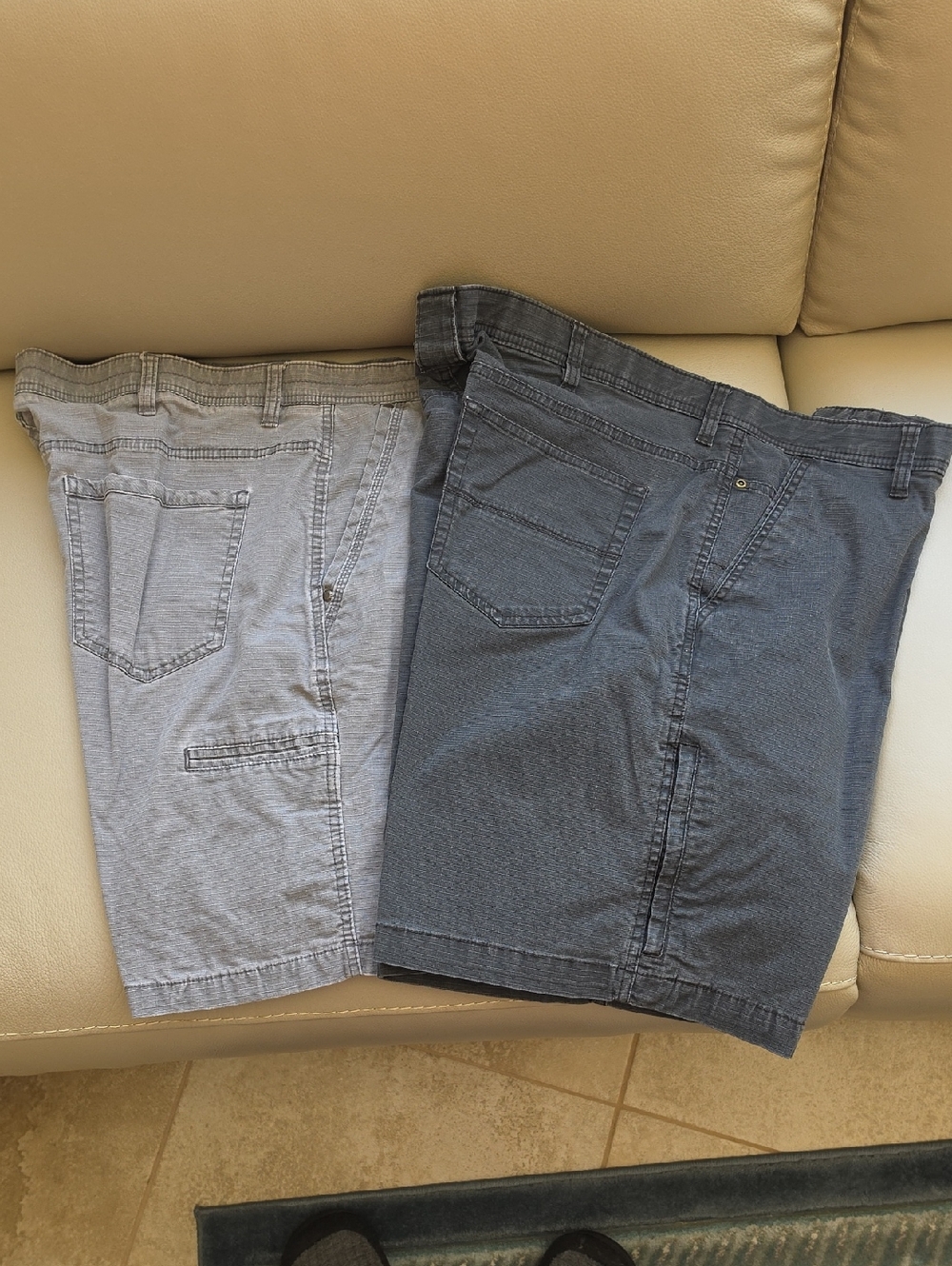 Two Pair Of Weatherproof Men's Cargo Shorts Size 40- Light Gray & Dark Gray